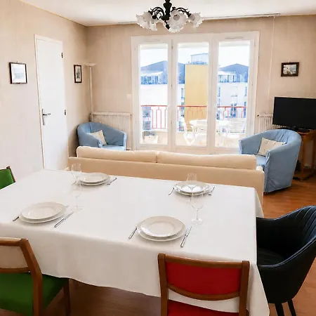 Port A Pied - Parking - Ascenseur - Terrasse شقة لو بولين