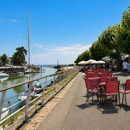 A Pied • Parking Prive • 2 * Le Pouliguen